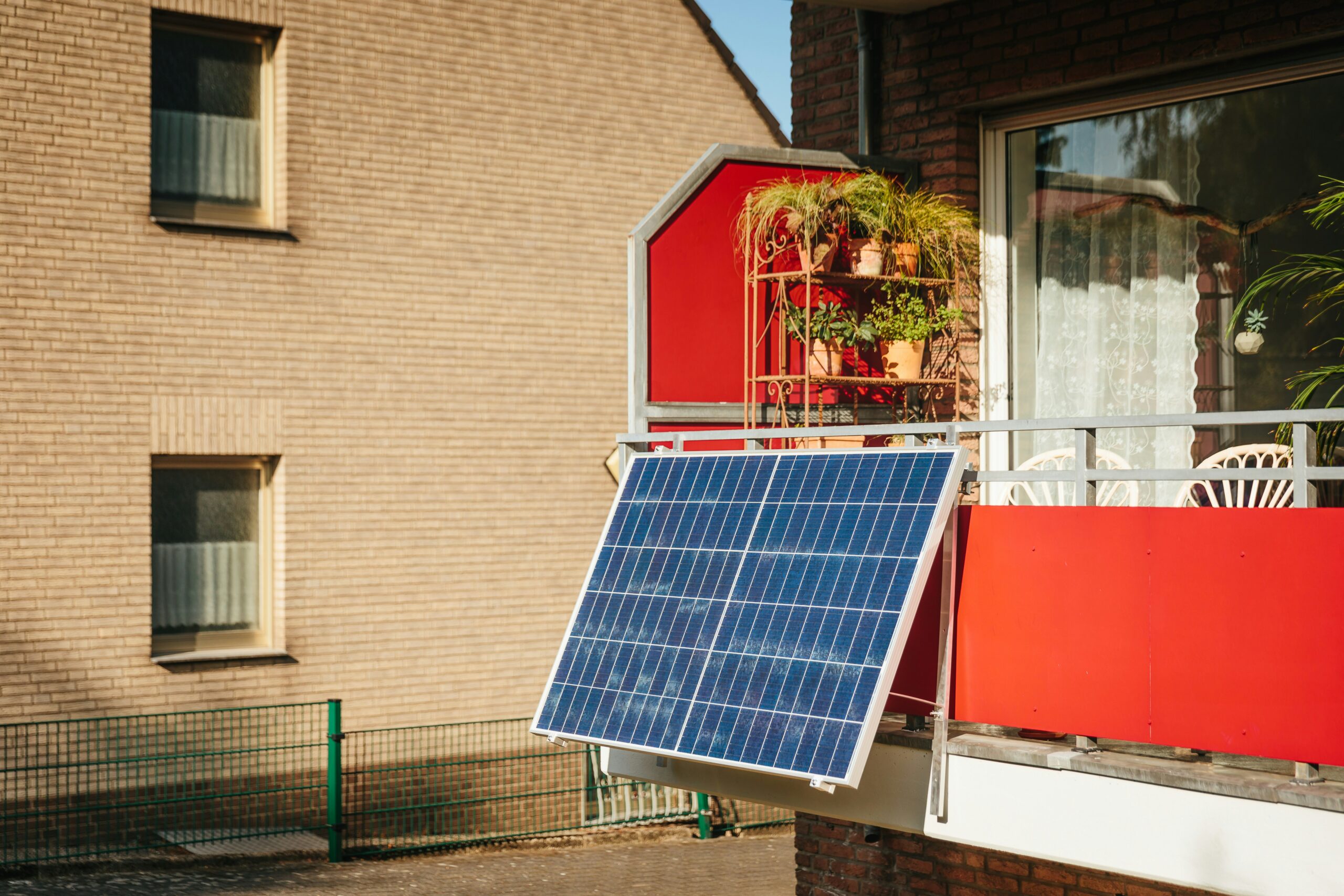 California Renters Get a Real Shot at Balcony Solar Savings