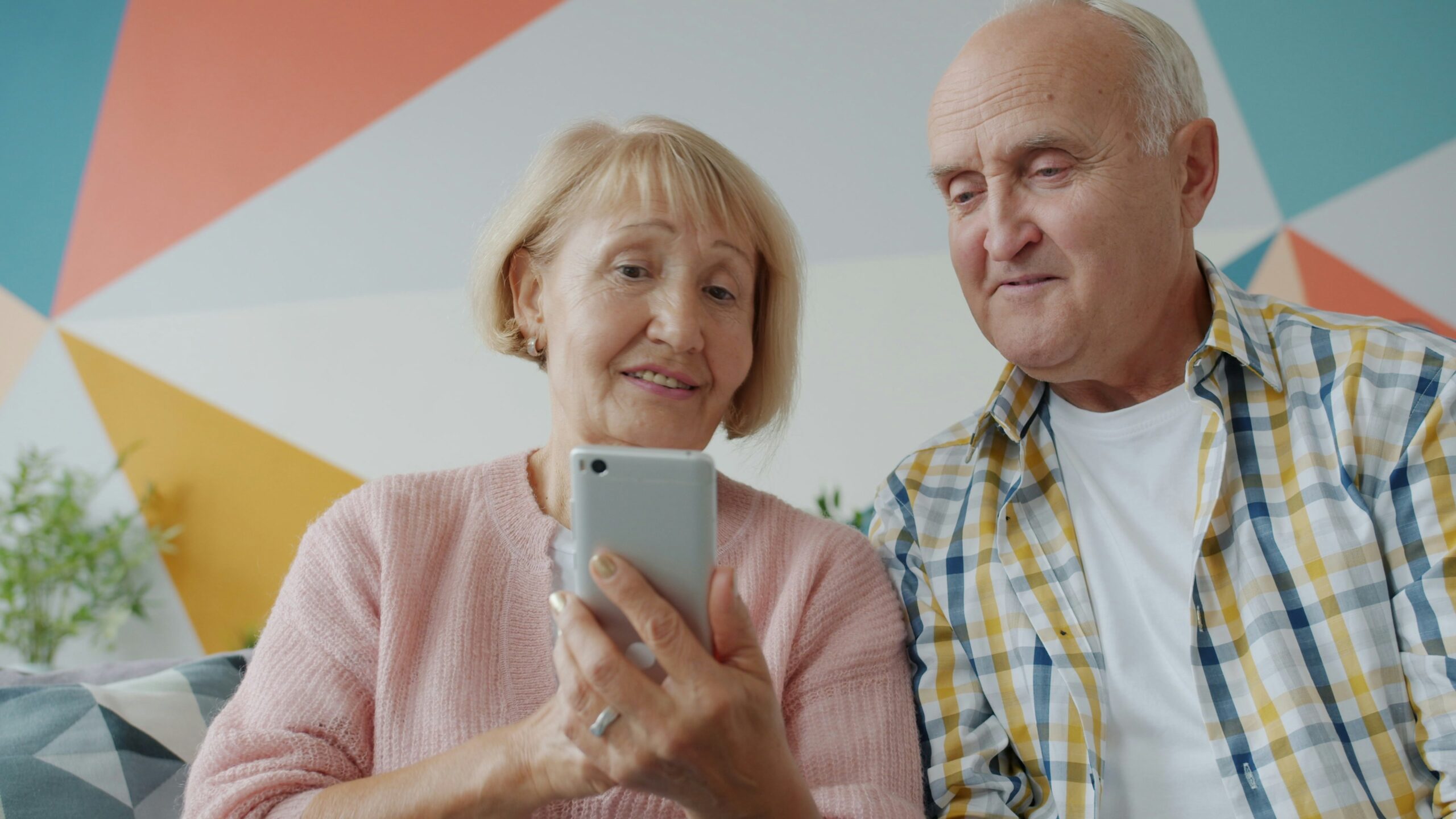 AI Hearing Aids Let You Skip the Audiologist Visit